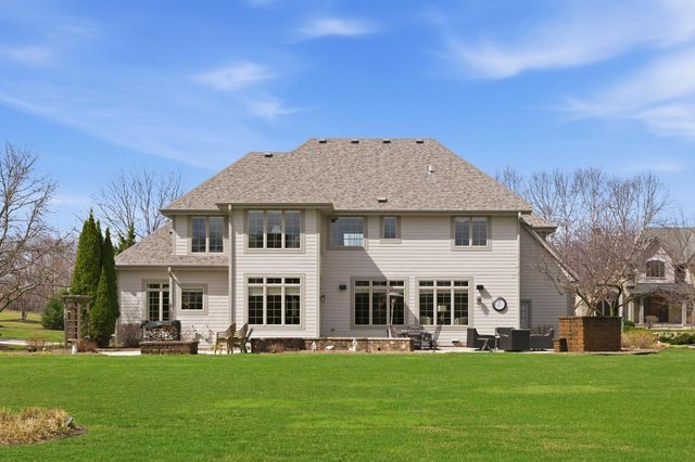 1267 Mary Hill CIRCLE, Hartland, WI 53029