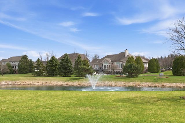 1267 Mary Hill CIRCLE, Hartland, WI 53029