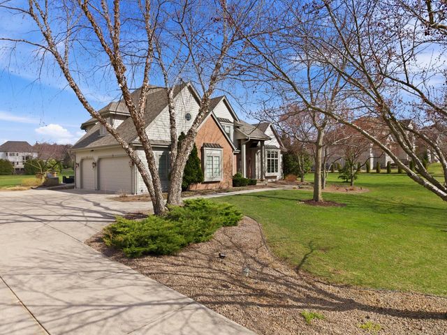 1267 Mary Hill CIRCLE, Hartland, WI 53029