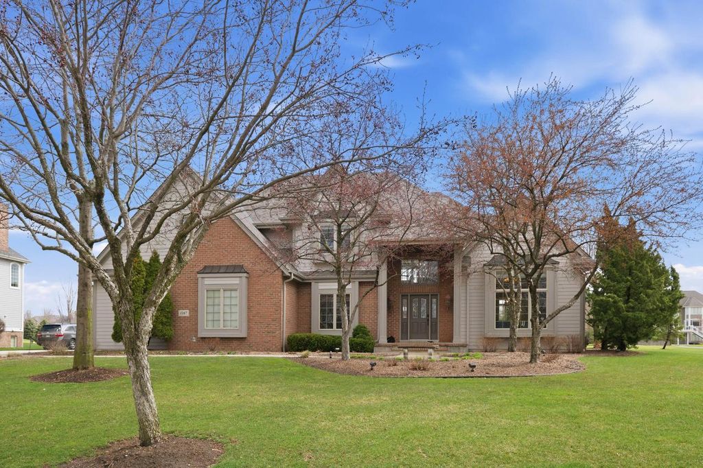 1267 Mary Hill CIRCLE, Hartland, WI 53029