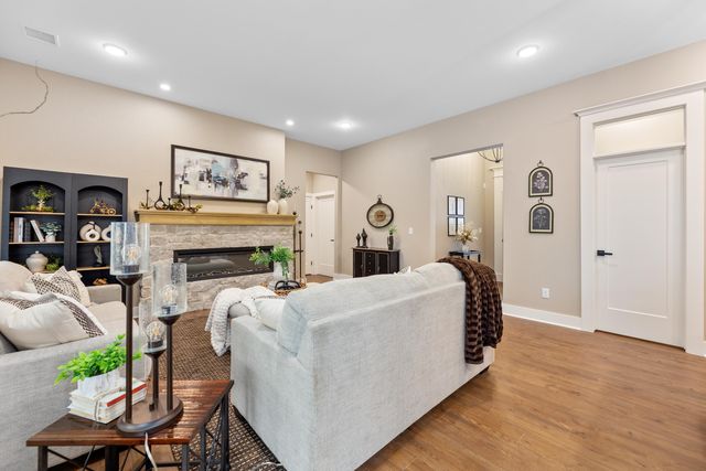 846 N Thornton St, Wichita, KS 67235