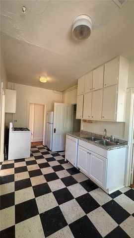 825 Midland Avenue, Manitou Springs, CO 80829