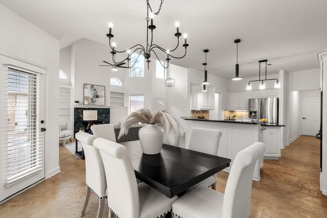 1252 Royal Crescent Drive, Bedford, TX 76021