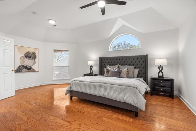 1252 Royal Crescent Drive, Bedford, TX 76021