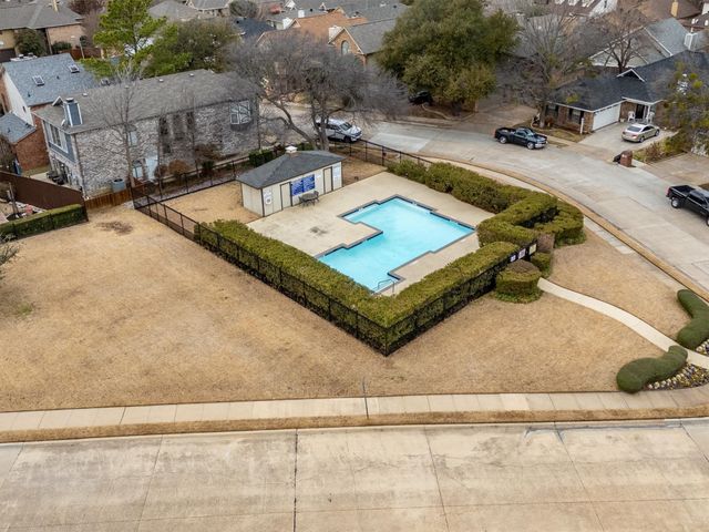 1252 Royal Crescent Drive, Bedford, TX 76021