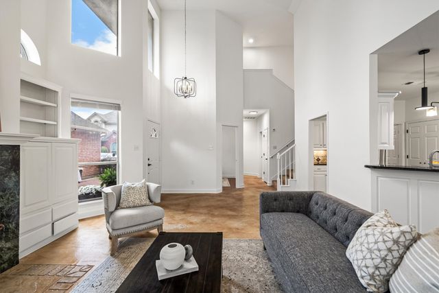 1252 Royal Crescent Drive, Bedford, TX 76021