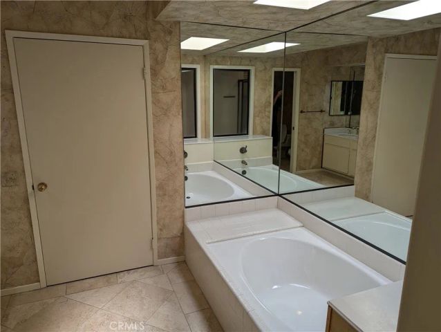 270 Cagney Lane 308, Newport Beach, CA 92663