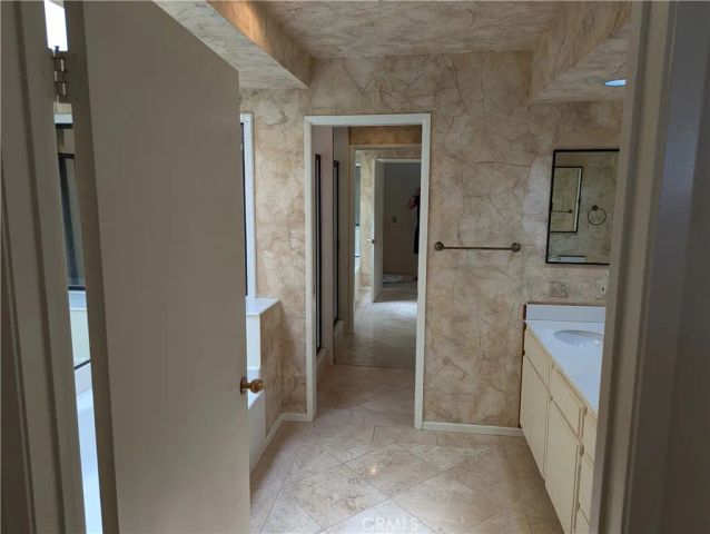 270 Cagney Lane 308, Newport Beach, CA 92663