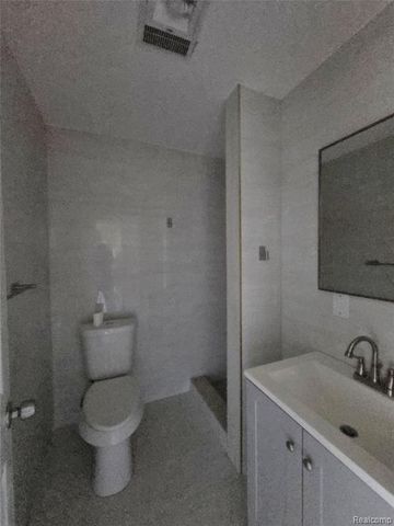 8280 Fenton Street, Dearborn Heights, MI 48127