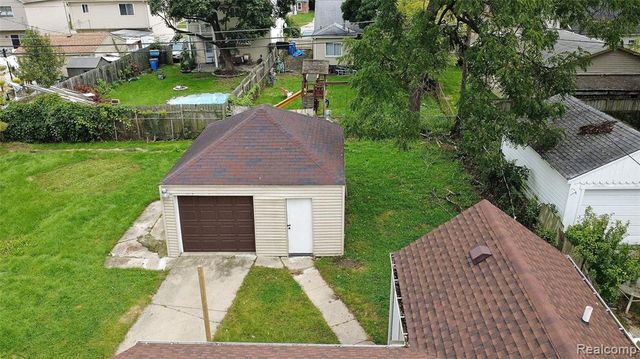 8280 Fenton Street, Dearborn Heights, MI 48127