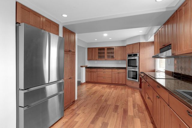 9042 Carriage Court NW, Pickerington, OH 43147