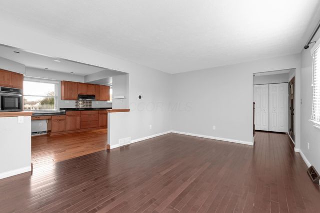 9042 Carriage Court NW, Pickerington, OH 43147