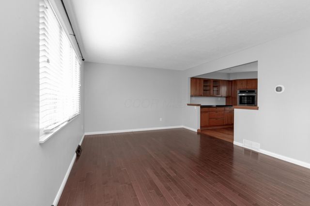 9042 Carriage Court NW, Pickerington, OH 43147