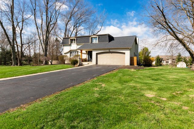 9042 Carriage Court NW, Pickerington, OH 43147