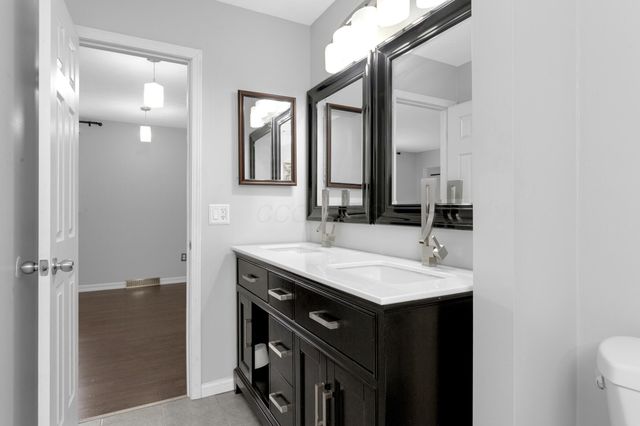 9042 Carriage Court NW, Pickerington, OH 43147