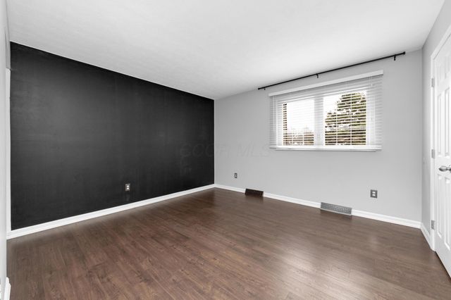 9042 Carriage Court NW, Pickerington, OH 43147