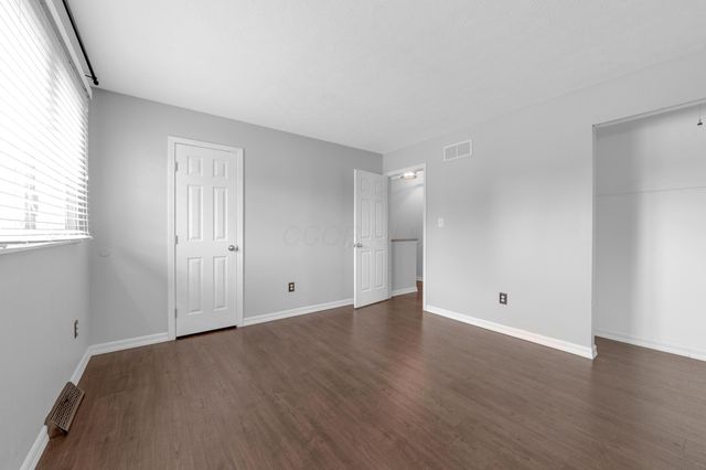 9042 Carriage Court NW, Pickerington, OH 43147