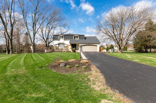 9042 Carriage Court NW, Pickerington, OH 43147