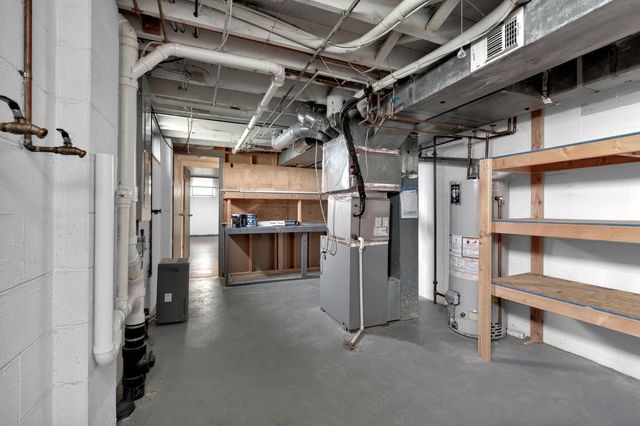 9042 Carriage Court NW, Pickerington, OH 43147