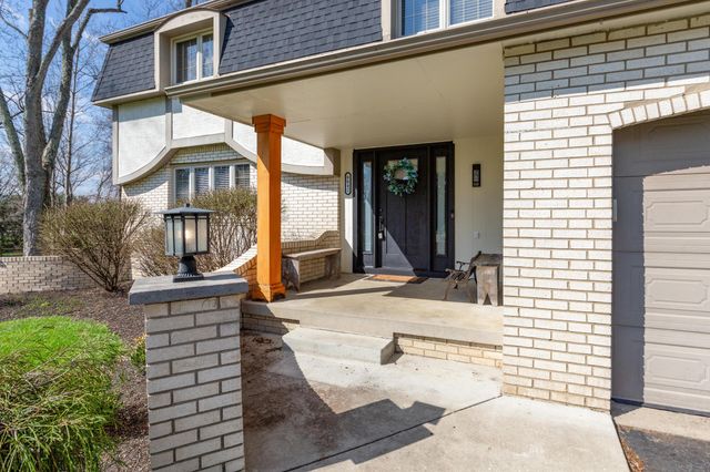 9042 Carriage Court NW, Pickerington, OH 43147