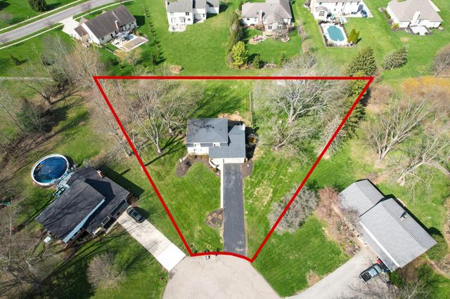 9042 Carriage Court NW, Pickerington, OH 43147