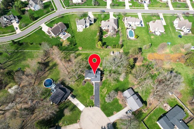 9042 Carriage Court NW, Pickerington, OH 43147