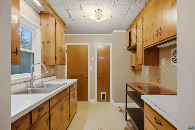 2238 BANBURY ST, Charlottesville, VA 22901