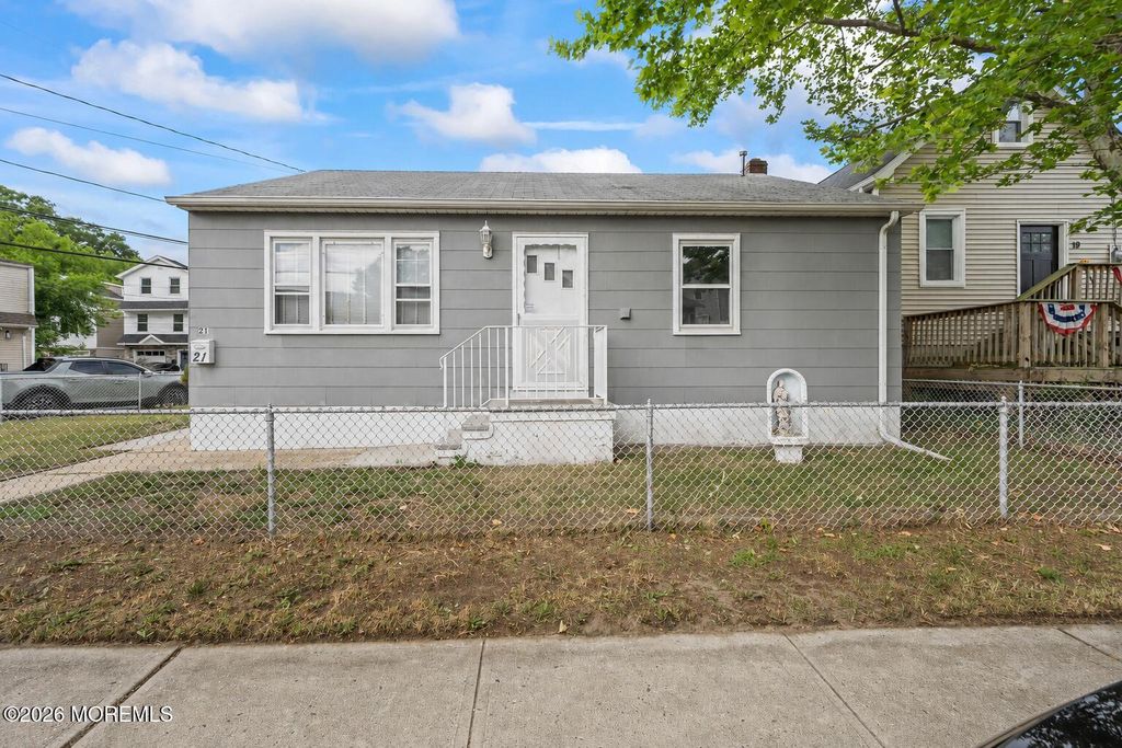 21 N Shore Street, Keansburg, NJ 07734