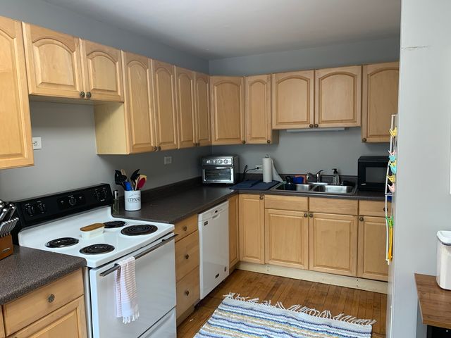 3738 N FREMONT Street 2F, Chicago, IL 60613