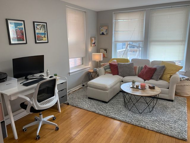 3738 N FREMONT Street 2F, Chicago, IL 60613