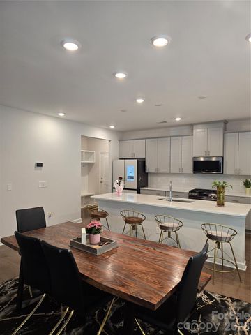 1221 Colgher Street, Charlotte, NC 28227