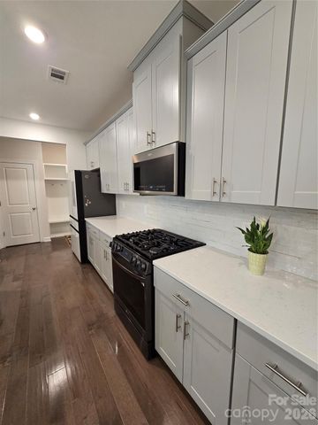 1221 Colgher Street, Charlotte, NC 28227