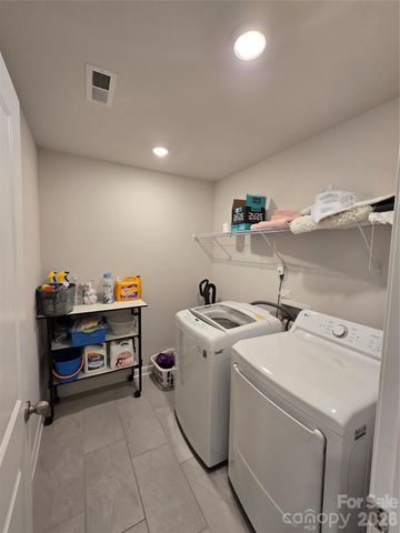 1221 Colgher Street, Charlotte, NC 28227