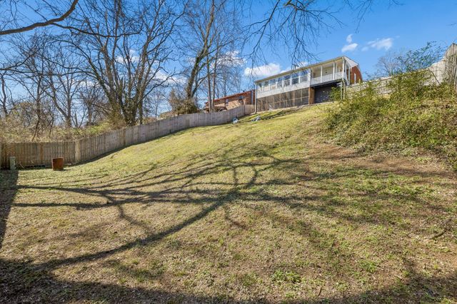 833 Rose Park Dr, Nashville, TN 37206