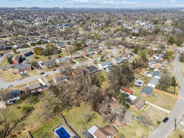 833 Rose Park Dr, Nashville, TN 37206