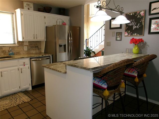 614 Hilltop Lane, Muskogee, OK 74403