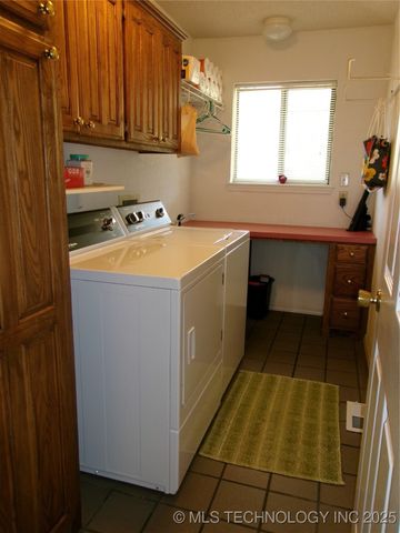 614 Hilltop Lane, Muskogee, OK 74403