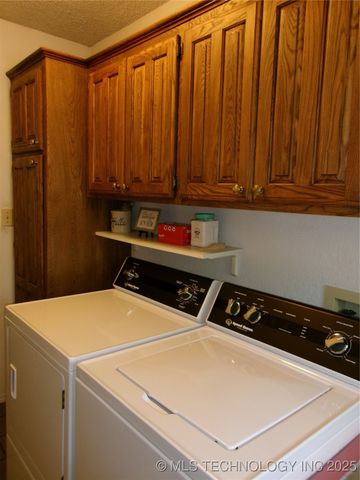 614 Hilltop Lane, Muskogee, OK 74403