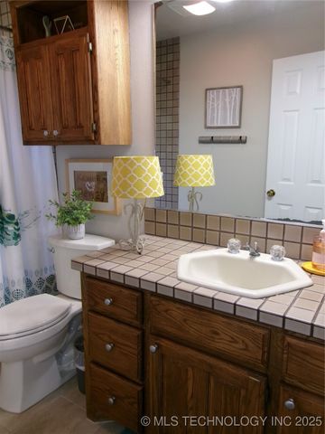 614 Hilltop Lane, Muskogee, OK 74403