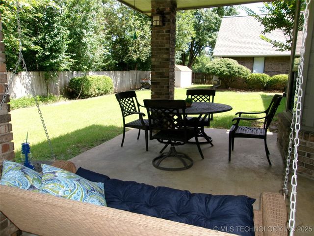 614 Hilltop Lane, Muskogee, OK 74403