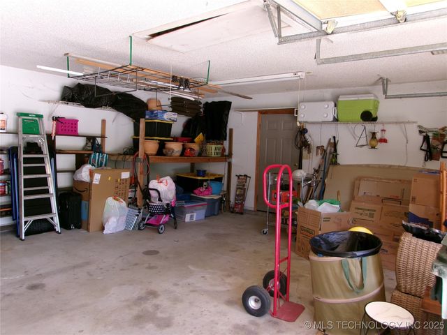 614 Hilltop Lane, Muskogee, OK 74403
