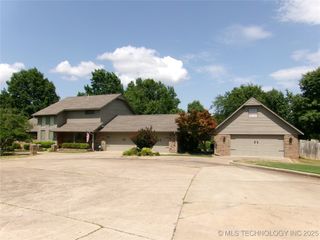 614 Hilltop Lane, Muskogee, OK 74403