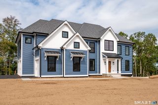 6 Pumpkin Grove, East Lyme, CT 06333