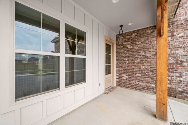 36186 Belle Parc Ave, Geismar, LA 70734
