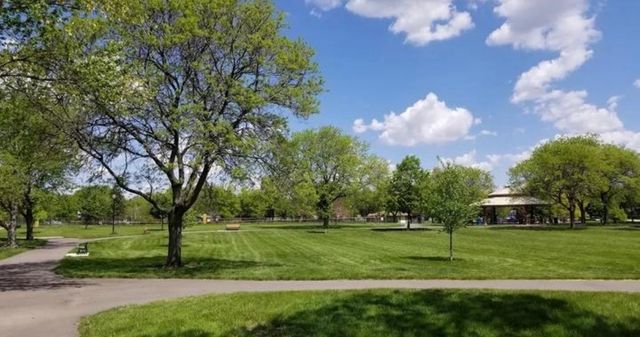 8426 Dawn Lane, Darien, IL 60561