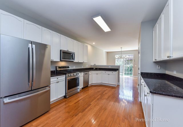 8426 Dawn Lane, Darien, IL 60561