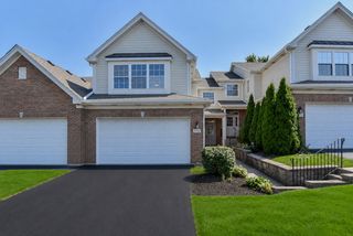 8426 Dawn Lane, Darien, IL 60561