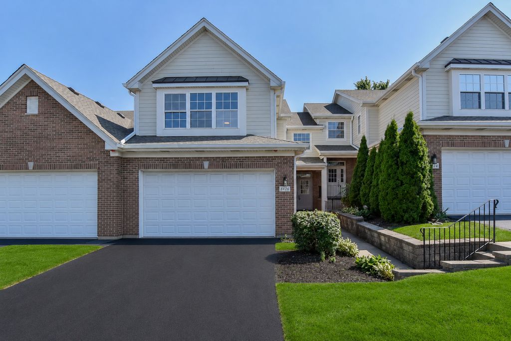 8426 Dawn Lane, Darien, IL 60561