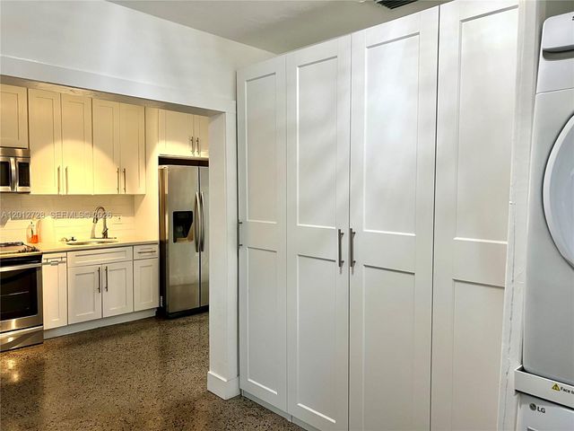 5300 NW 1st Ave 5300, Oakland Park, FL 33309