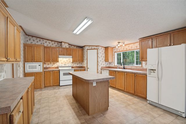 1229 Sandy Oaks Road, Quinlan, TX 75474